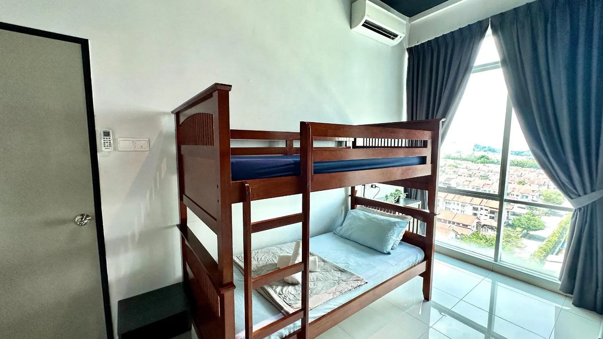 2Br Lively City View Family Suite#Airport Bayan Lepas Apartment
