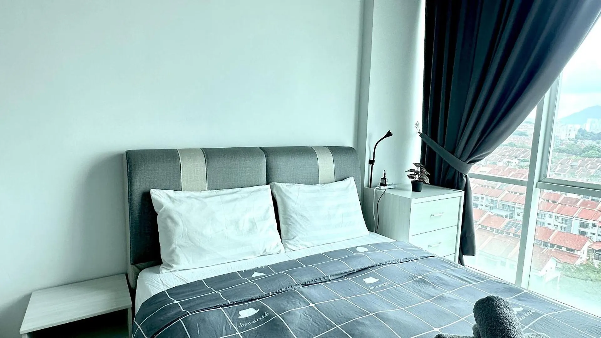 Apartment 2Br Lively City View Family Suite#Airport Bayan Lepas Malaysia