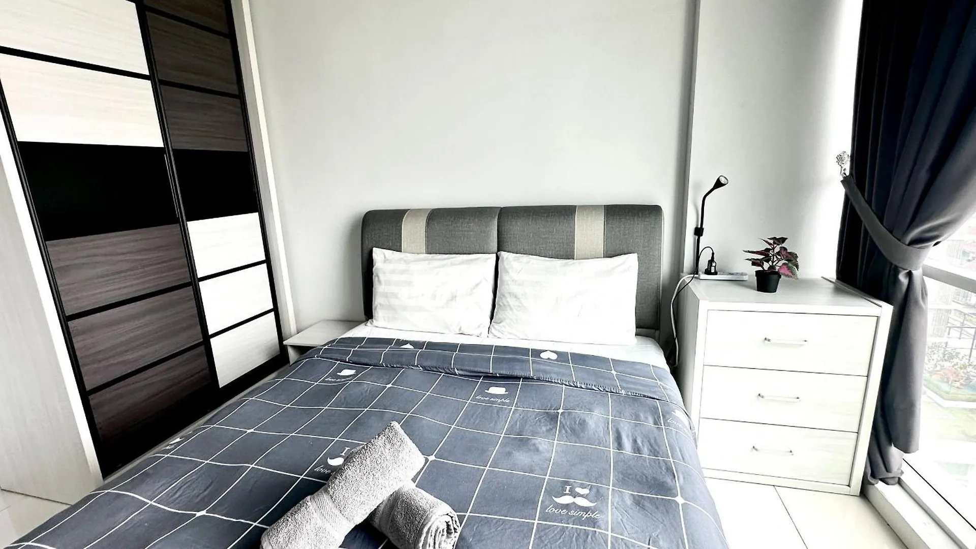 Apartment 2Br Lively City View Family Suite#Airport Bayan Lepas